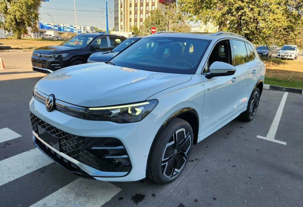 Volkswagen Tiguan L Pro III 